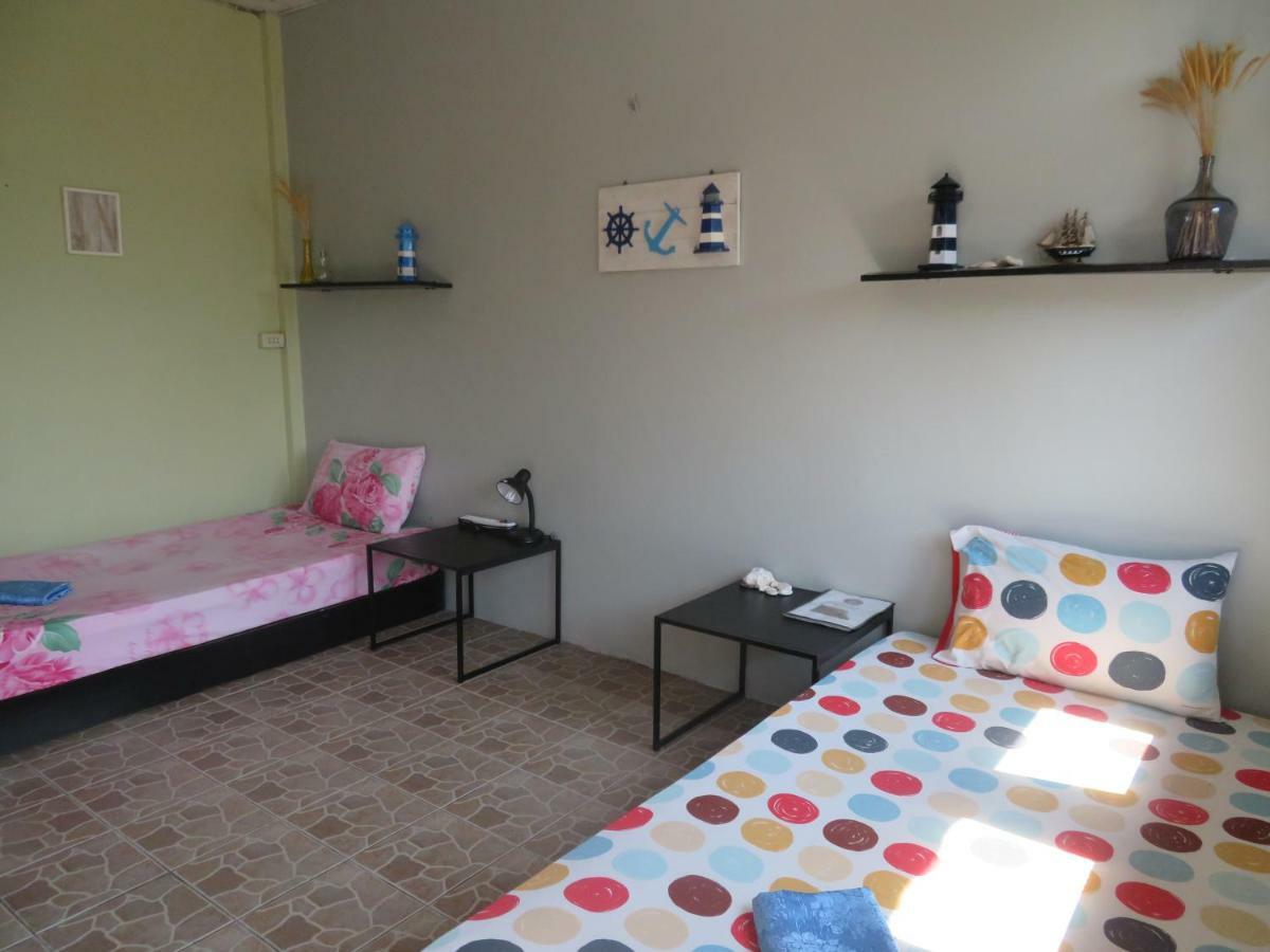 Same Same Guesthouse, Bar & Restaurant (Adults Only) Haad Rin Εξωτερικό φωτογραφία