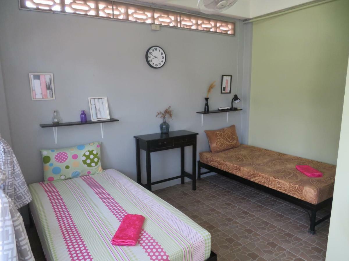 Same Same Guesthouse, Bar & Restaurant (Adults Only) Haad Rin Εξωτερικό φωτογραφία
