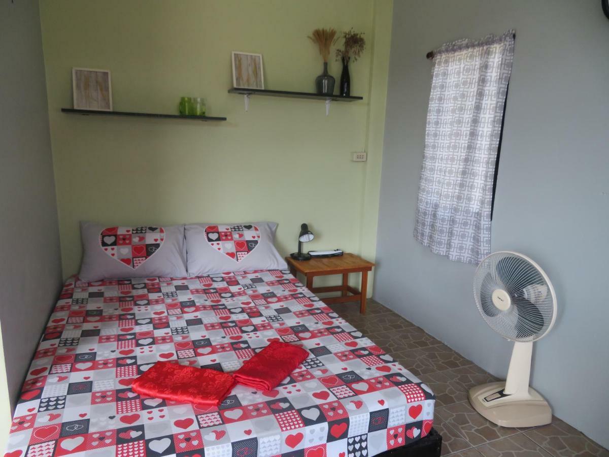 Same Same Guesthouse, Bar & Restaurant (Adults Only) Haad Rin Εξωτερικό φωτογραφία