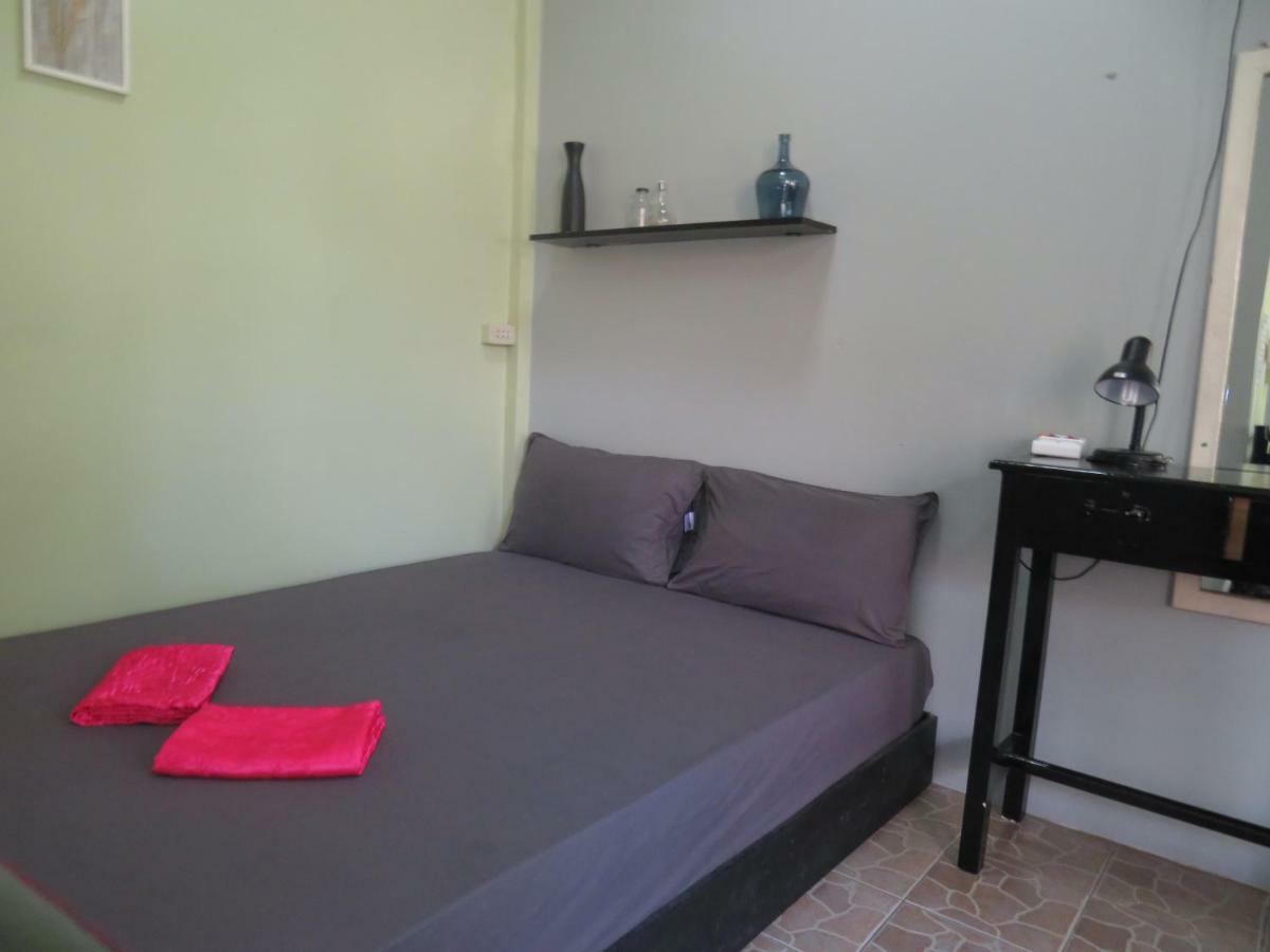 Same Same Guesthouse, Bar & Restaurant (Adults Only) Haad Rin Εξωτερικό φωτογραφία