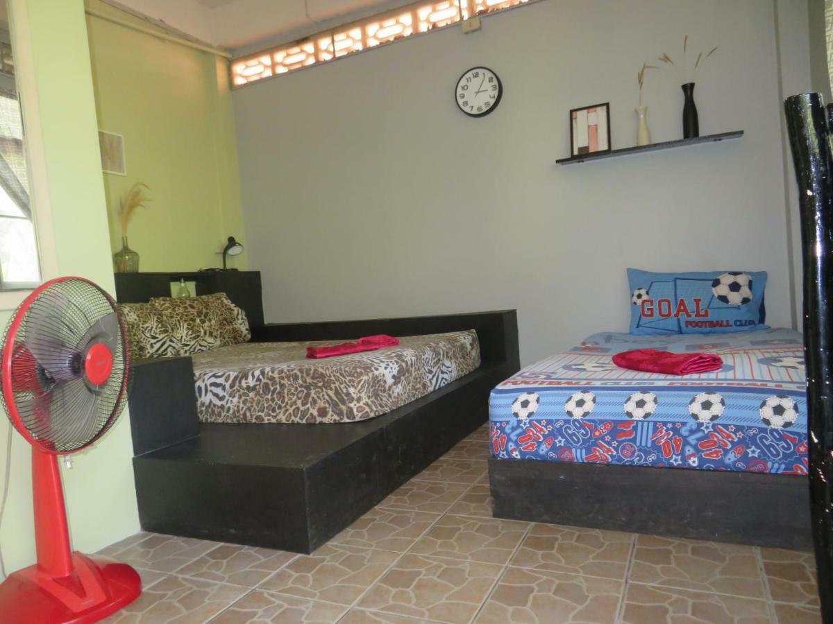 Same Same Guesthouse, Bar & Restaurant (Adults Only) Haad Rin Εξωτερικό φωτογραφία