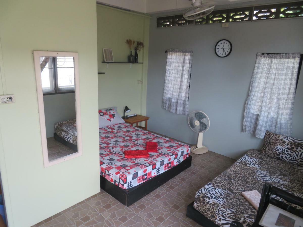 Same Same Guesthouse, Bar & Restaurant (Adults Only) Haad Rin Εξωτερικό φωτογραφία